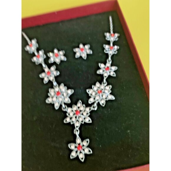 Red and Clear Rhinestone 10 Flower petal 15" necklace and earrings set - Picture 7 of 11
